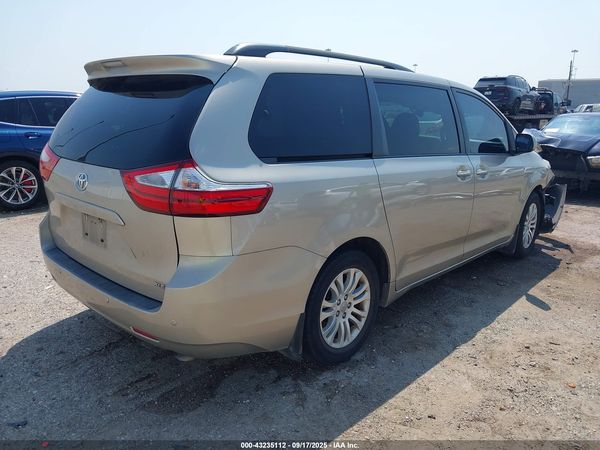 2017 TOYOTA SIENNA XLE PREMIUM 8 PASSENGER