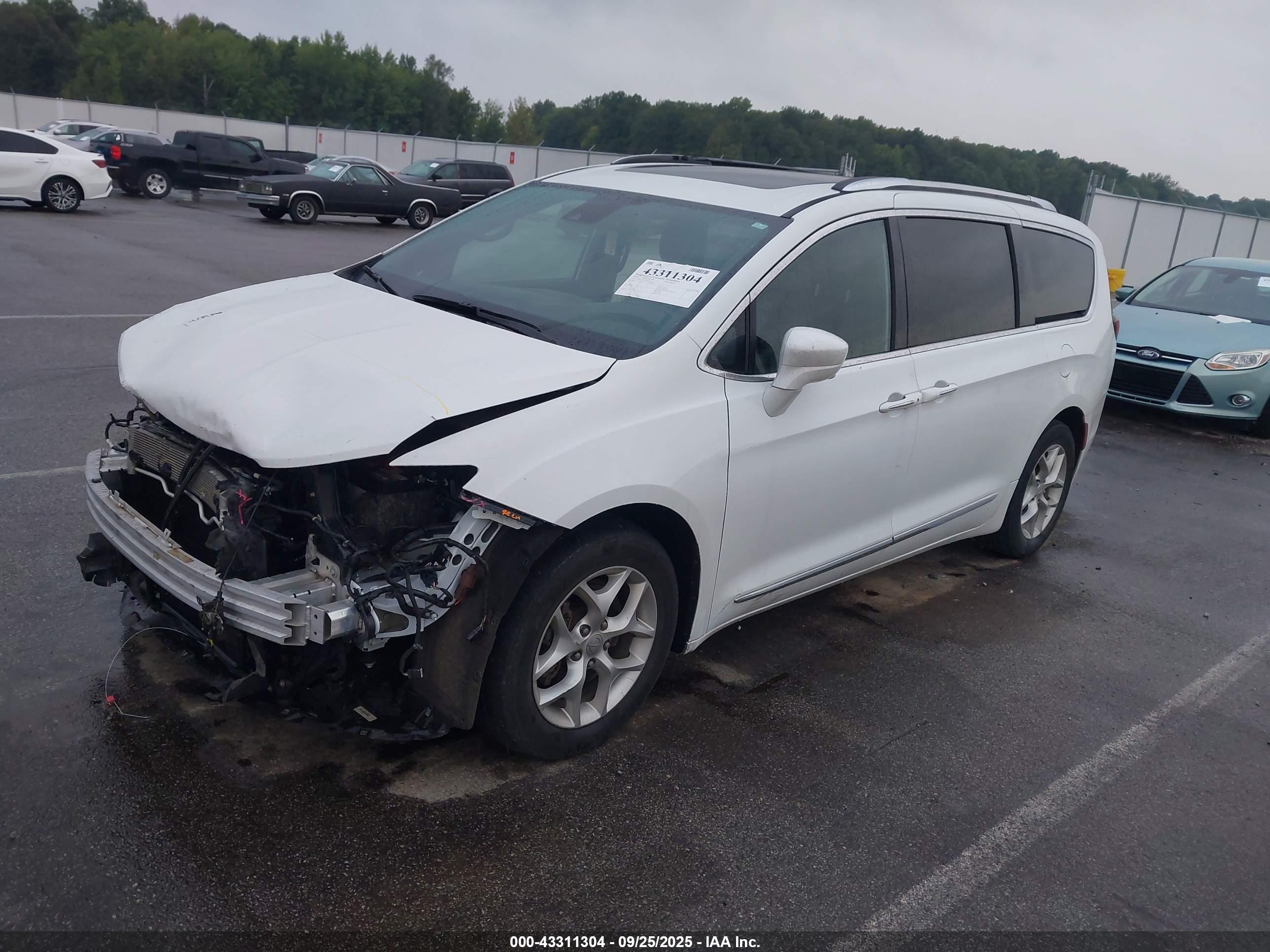 2019 CHRYSLER PACIFICA — I2