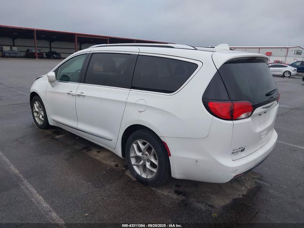 2019 CHRYSLER PACIFICA — I3
