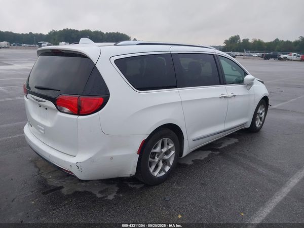 2019 CHRYSLER PACIFICA — I4