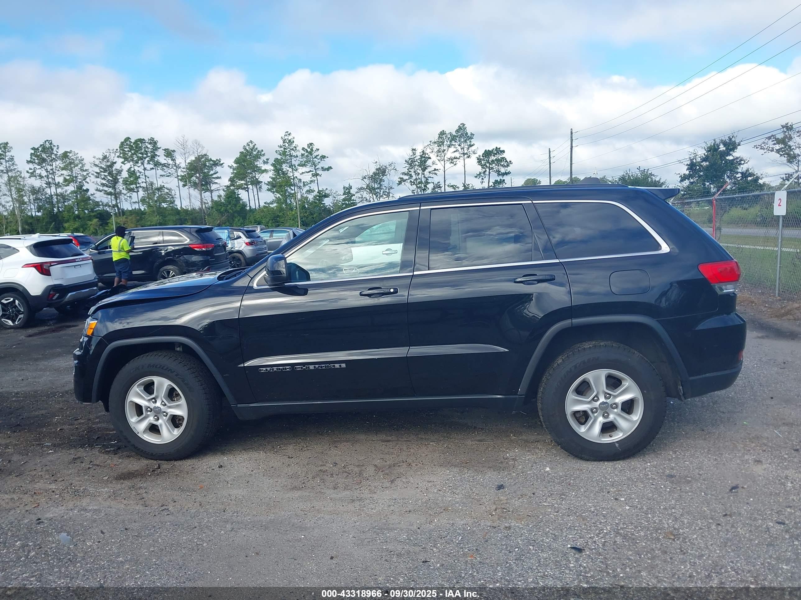 2017 JEEP GRAND CHEROKEE LAREDO 4X4