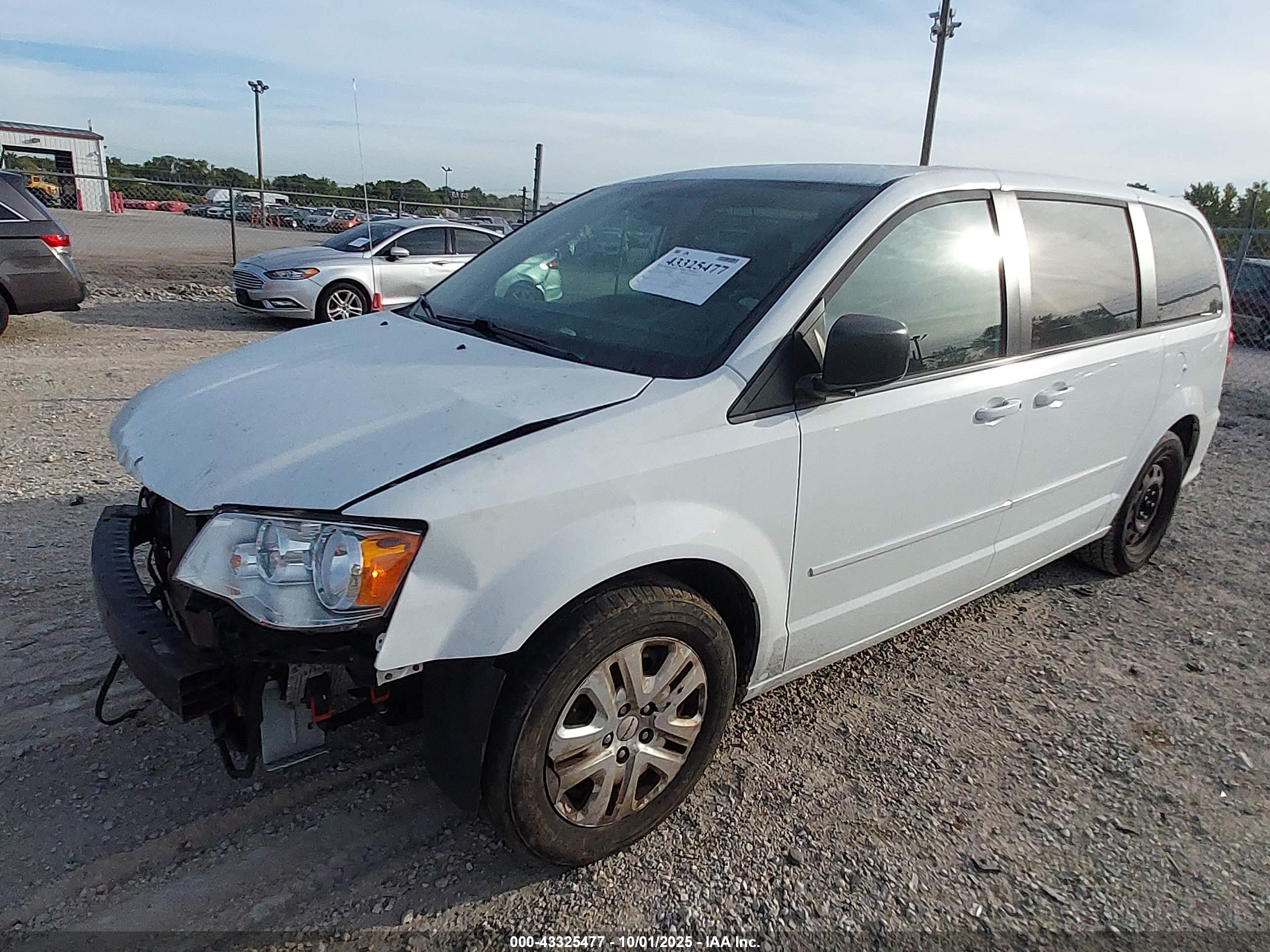 2016 DODGE GRAND CARAVAN SE — I2
