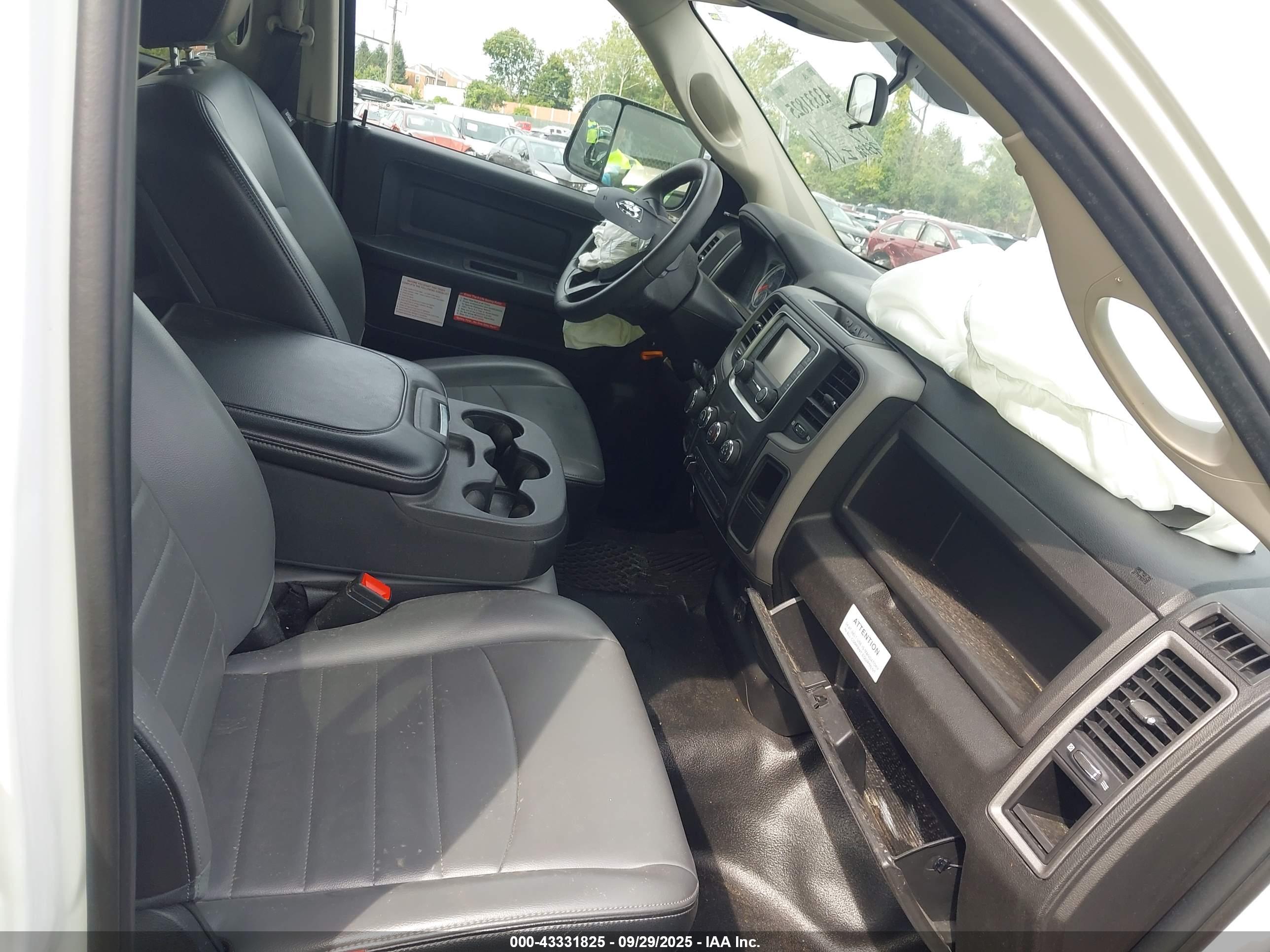 2022 RAM 1500 CLASSIC Tradesman
