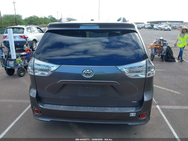 2013 TOYOTA SIENNA SE 8 PASSENGER