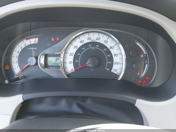 2013 TOYOTA SIENNA SE 8 PASSENGER