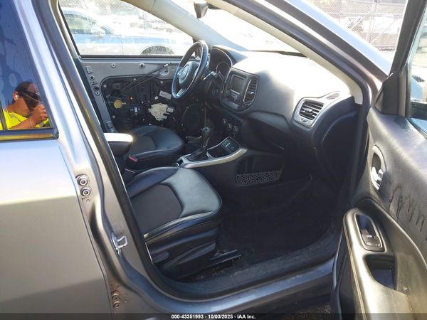 2018 JEEP COMPASS LATITUDE FWD