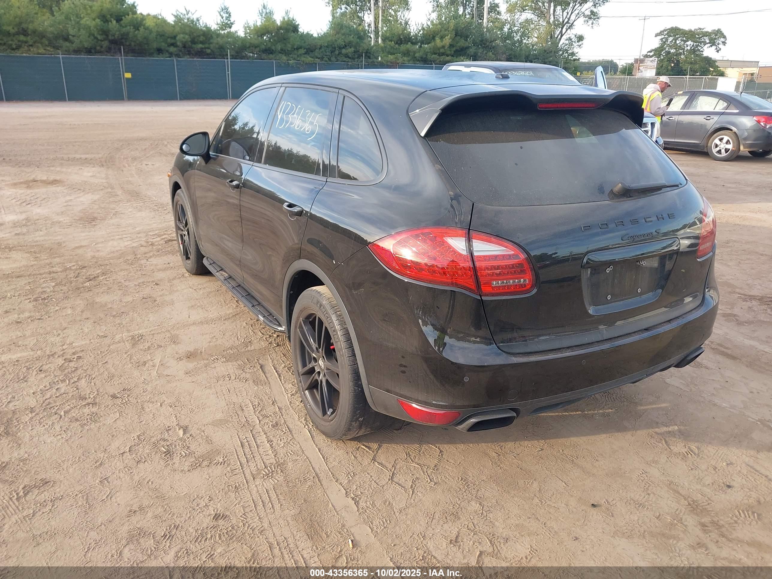 2012 PORSCHE CAYENNE
