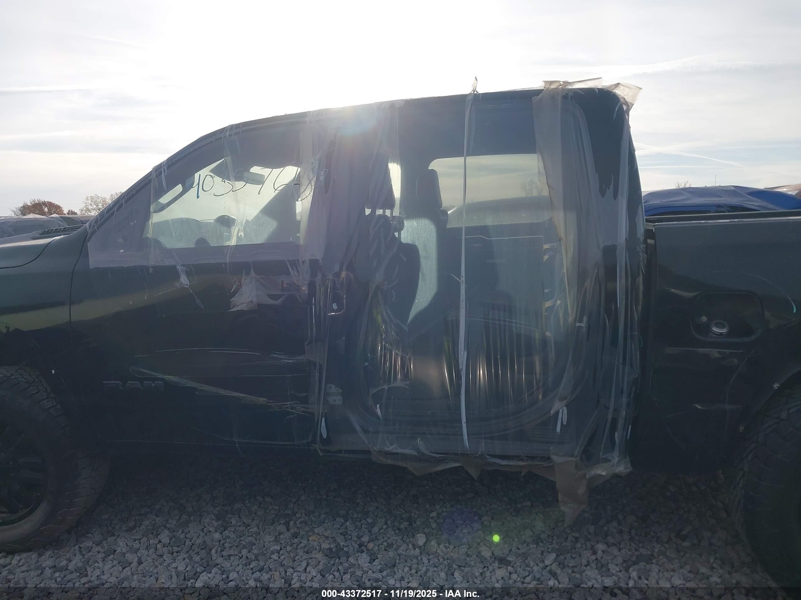 2021 RAM 1500 LARAMIE  4X4 5'7 BOX