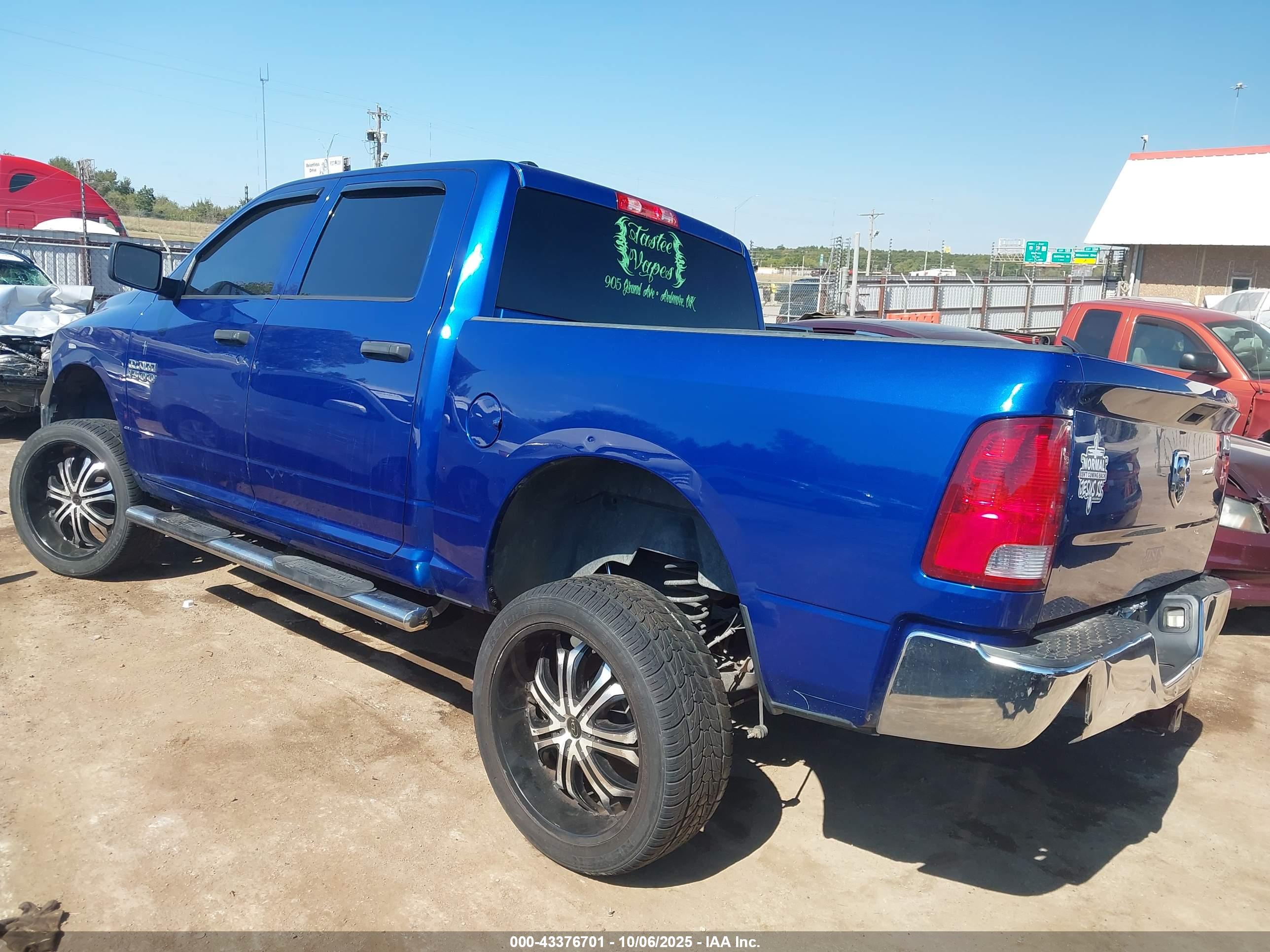 2017 RAM 1500 TRADESMAN  4X2 5'7 BOX