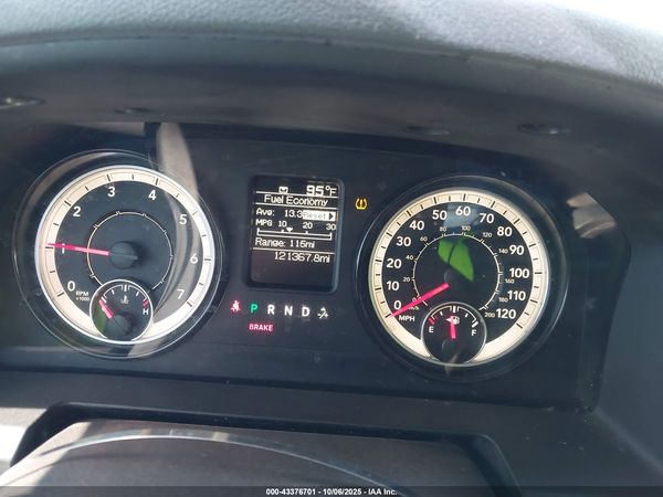 2017 RAM 1500 TRADESMAN  4X2 5'7 BOX