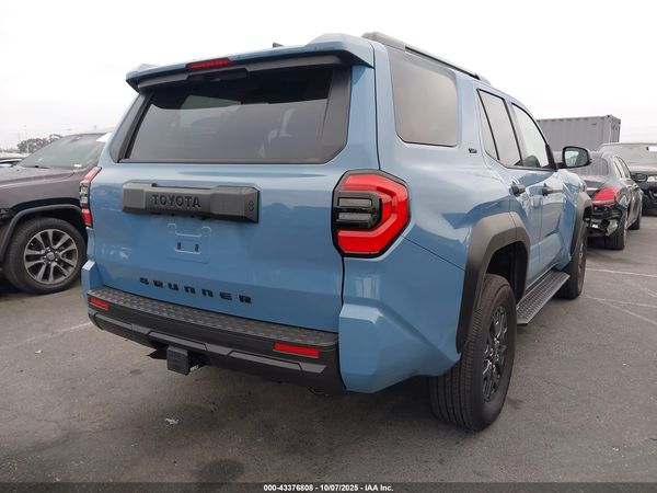 2025 TOYOTA 4RUNNER SR5