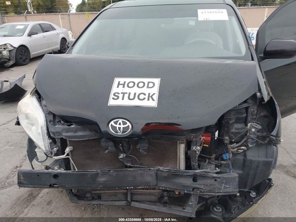 2013 TOYOTA SIENNA LE V6 8 PASSENGER