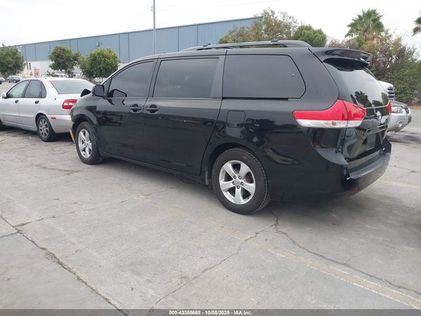 2013 TOYOTA SIENNA LE V6 8 PASSENGER