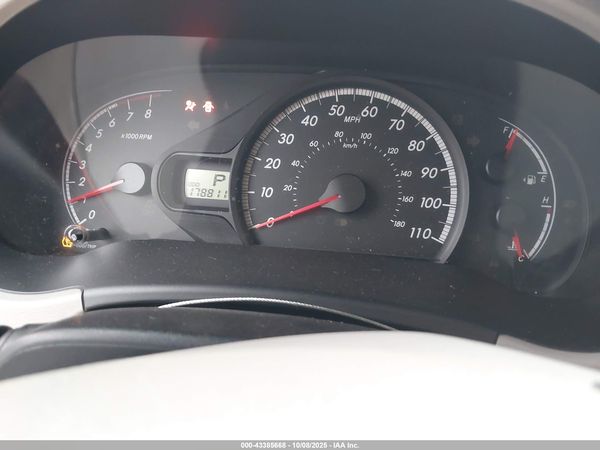 2013 TOYOTA SIENNA LE V6 8 PASSENGER