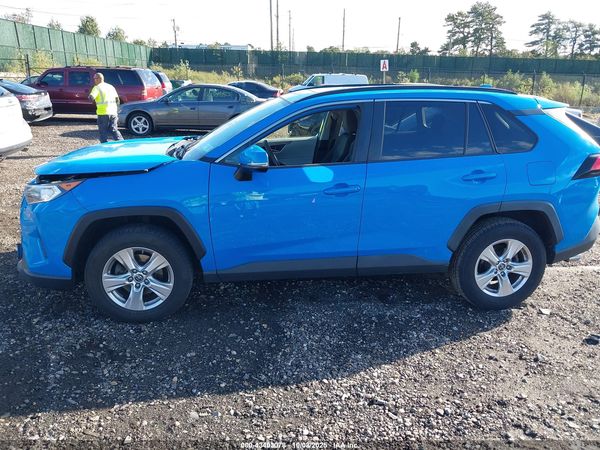 2019 TOYOTA RAV4 XLE