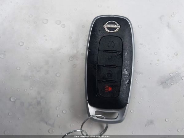 2025 NISSAN KICKS SR INTELLIGENT AWD — I11