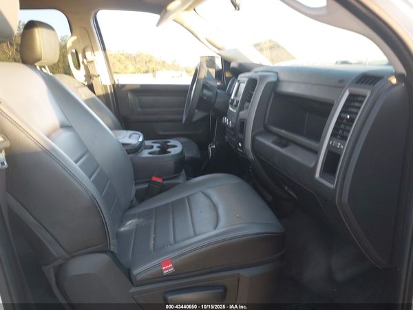 2022 RAM 1500 CLASSIC TRADESMAN  4X4 6'4 BOX