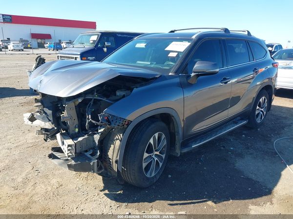 2022 TOYOTA HIGHLANDER HYBRID XLE