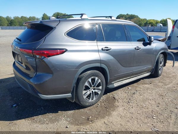 2022 TOYOTA HIGHLANDER HYBRID XLE