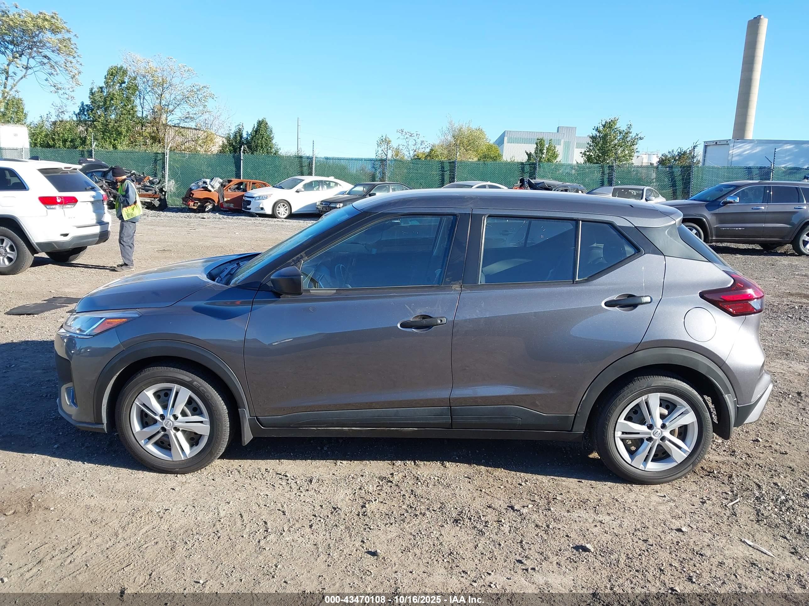 2022 NISSAN KICKS S XTRONIC CVT