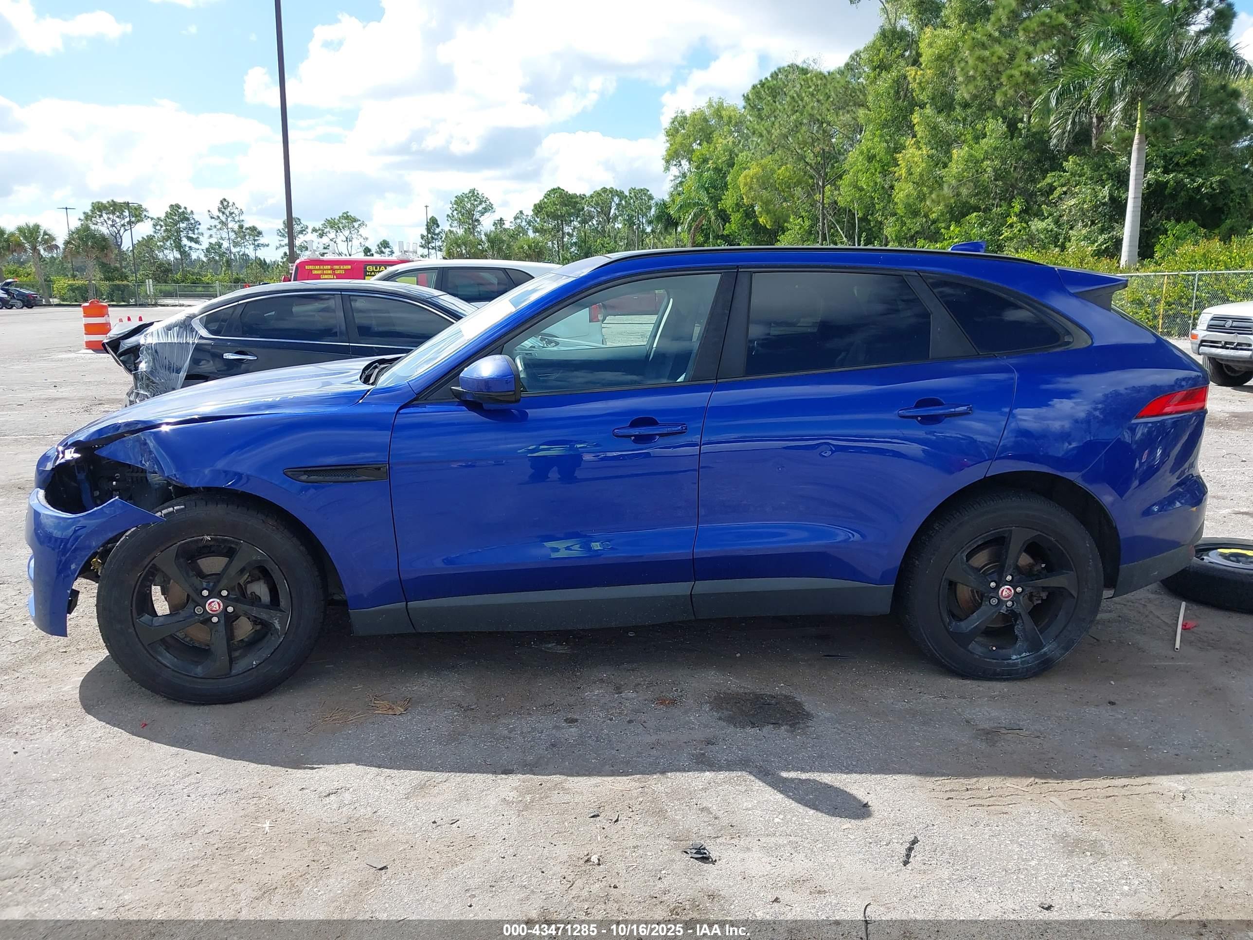 2018 JAGUAR F-PACE 25T PREMIUM
