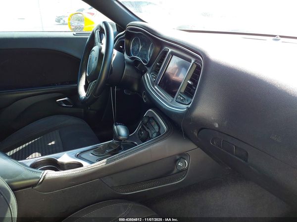 2017 DODGE CHALLENGER SXT