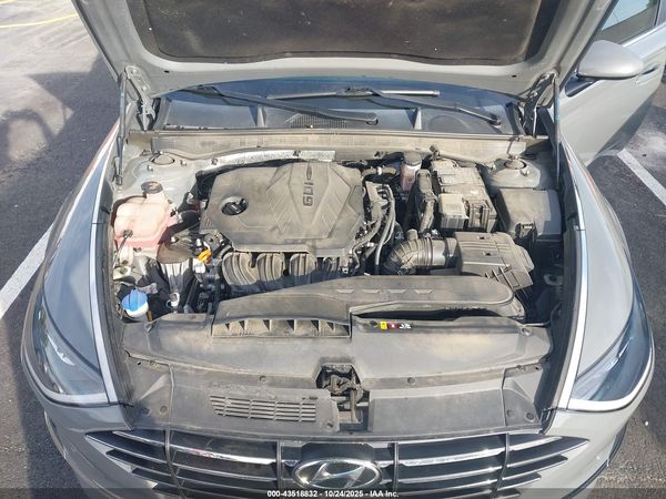 2022 HYUNDAI SONATA SE