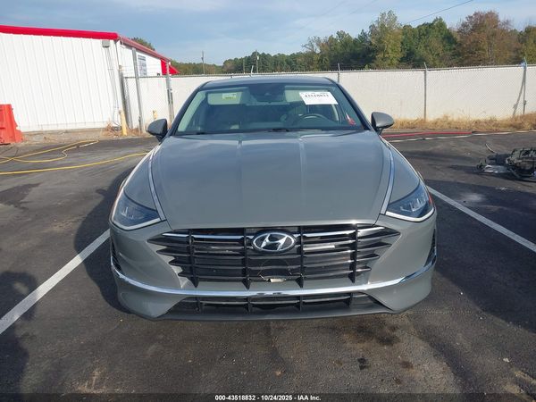 2022 HYUNDAI SONATA SE