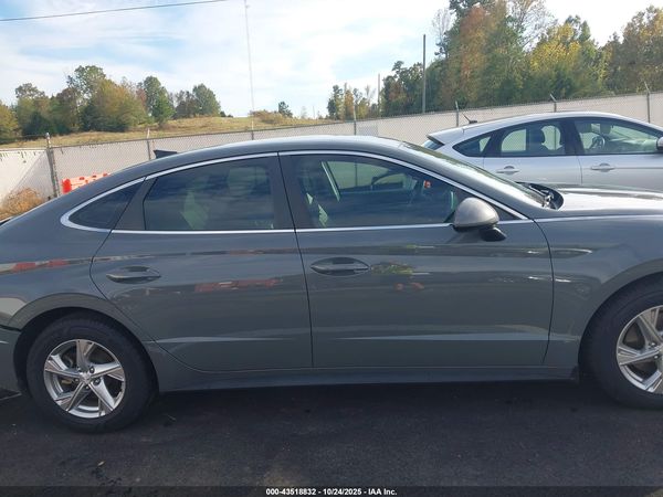2022 HYUNDAI SONATA SE