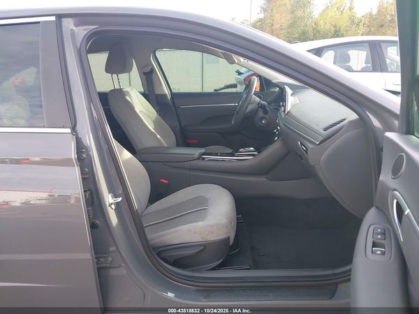 2022 HYUNDAI SONATA SE