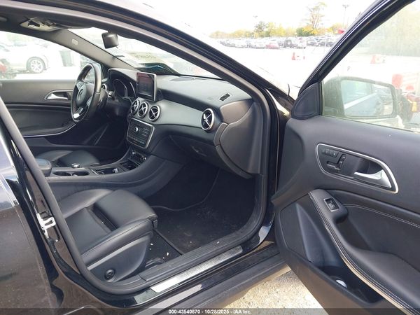 2017 MERCEDES-BENZ GLA 250 4MATIC