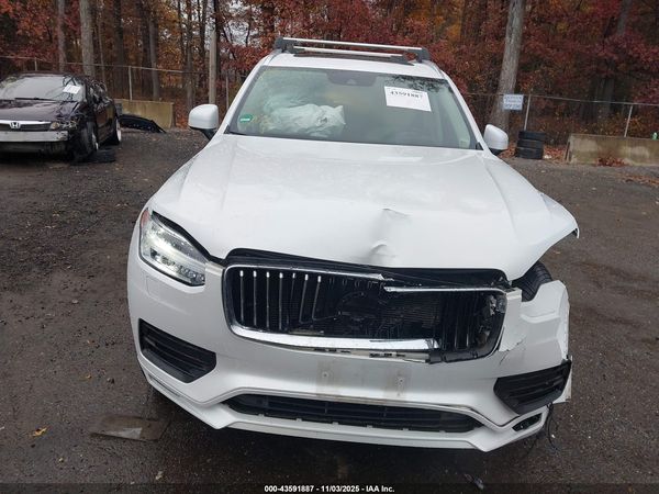 2022 VOLVO XC90 T6 MOMENTUM 7 PASSENGER