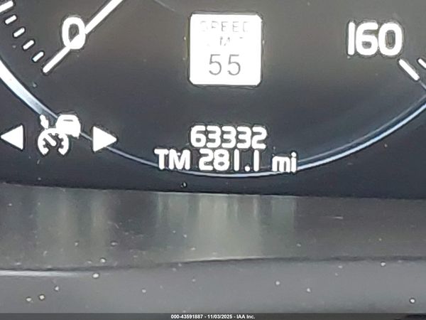 2022 VOLVO XC90 T6 MOMENTUM 7 PASSENGER