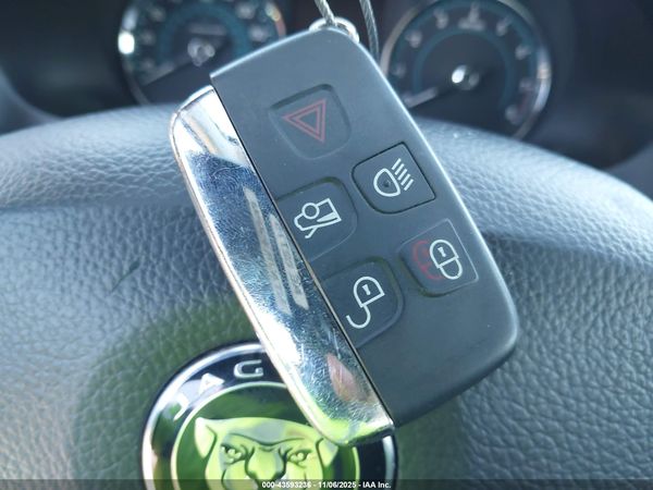 2014 JAGUAR XF I4 T