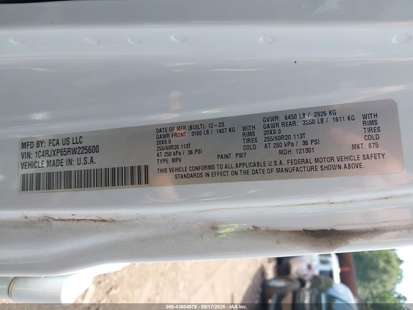 2024 JEEP WRANGLER 4XE SAHARA 4XE — I9