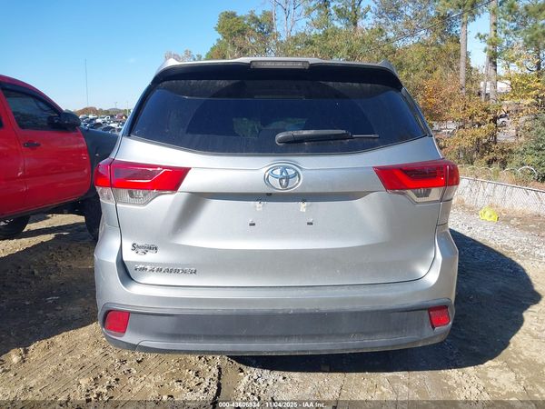 2019 TOYOTA HIGHLANDER LE