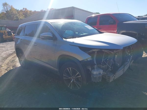 2019 TOYOTA HIGHLANDER LE