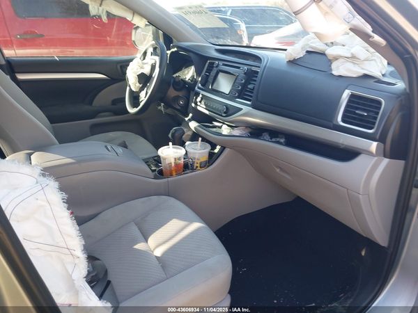 2019 TOYOTA HIGHLANDER LE