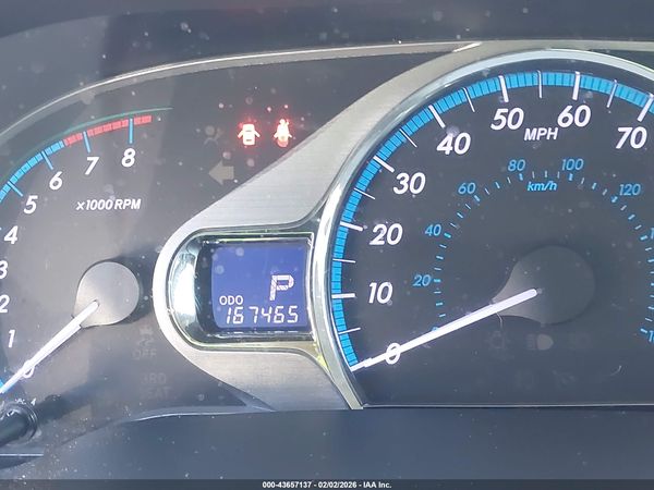 2014 TOYOTA SIENNA XLE V6 8 PASSENGER