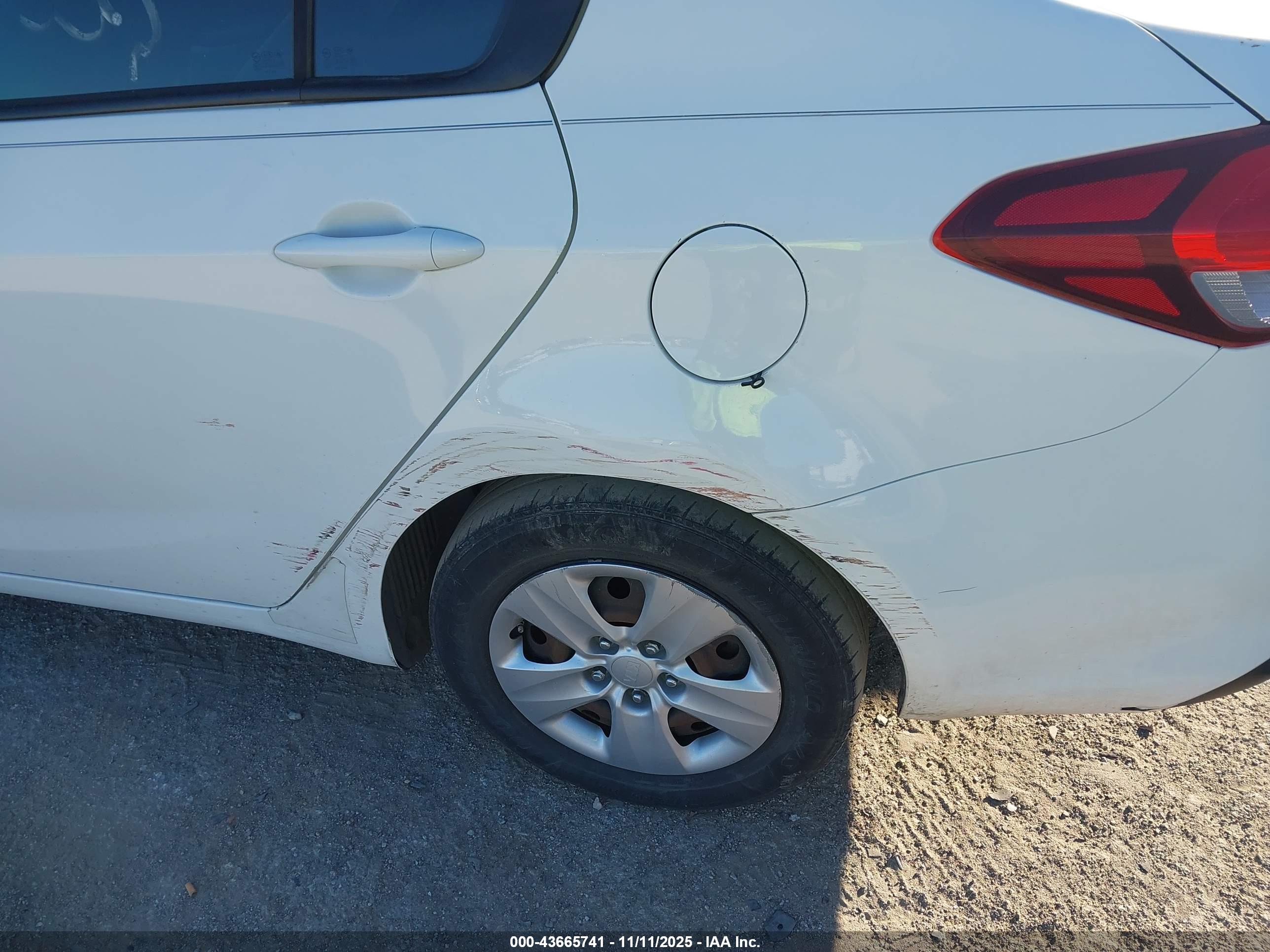 2017 KIA FORTE LX