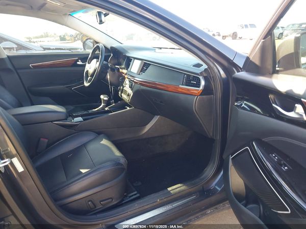 2017 KIA CADENZA PREMIUM
