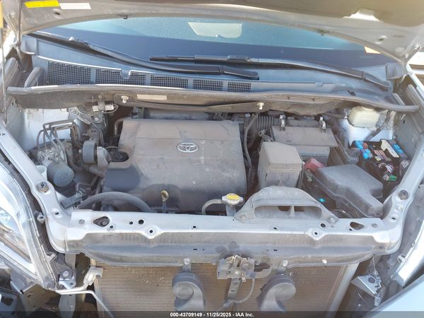 2015 TOYOTA SIENNA