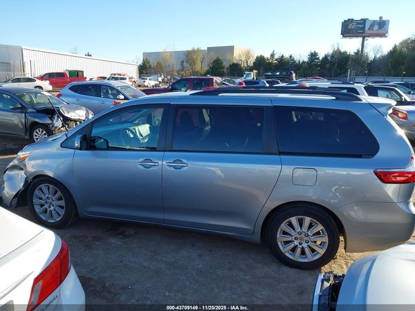 2015 TOYOTA SIENNA