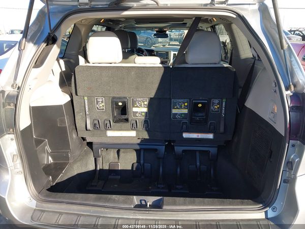 2015 TOYOTA SIENNA