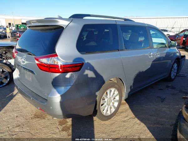 2015 TOYOTA SIENNA