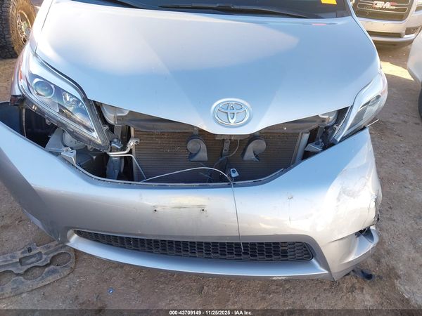 2015 TOYOTA SIENNA
