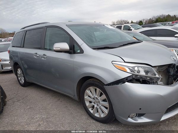 2015 TOYOTA SIENNA