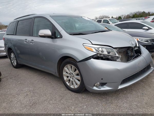 2015 TOYOTA SIENNA