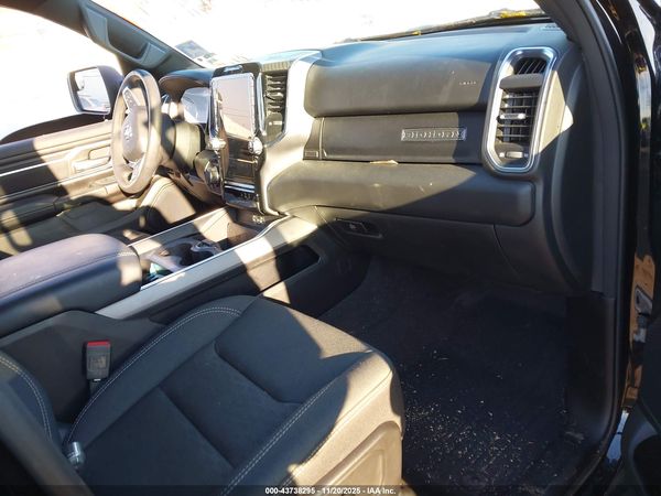2025 RAM 1500 BIG HORN  4X4 5'7 BOX