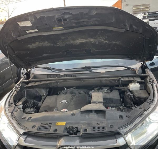 2019 TOYOTA HIGHLANDER XLE